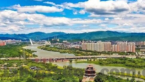 麻豆一区二区av-探索网络创作的边界，多元视角下的网络内容评价与自我保护